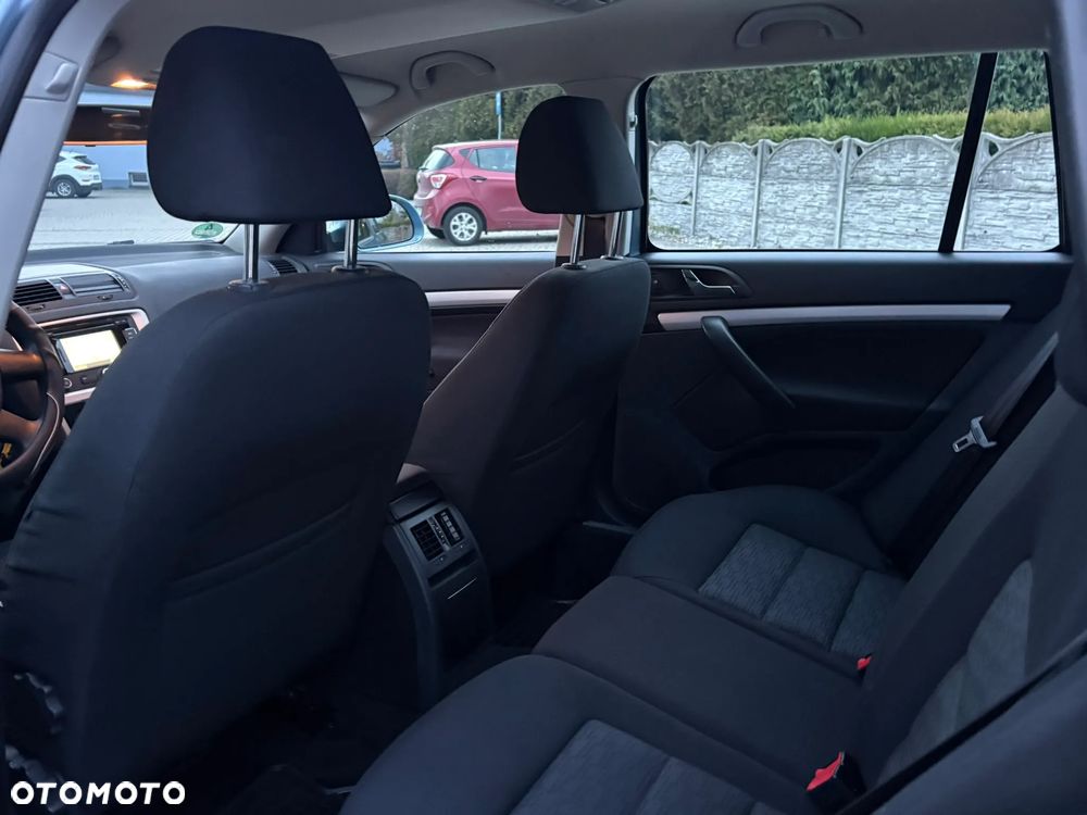 Skoda Octavia Combi 1.4 TSI Ambiente Green tec - 10