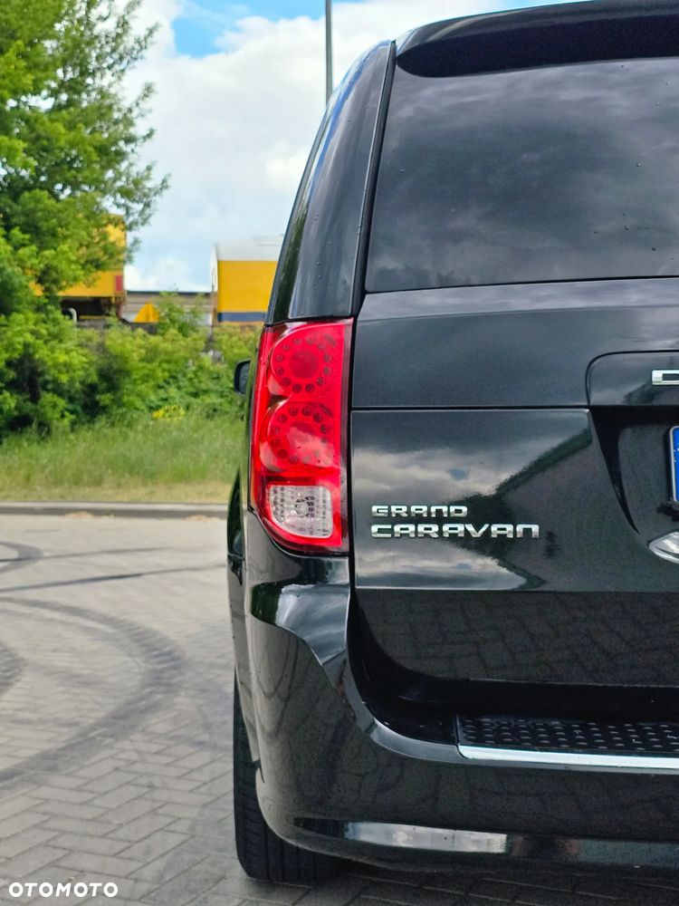 Dodge Grand Caravan - 9