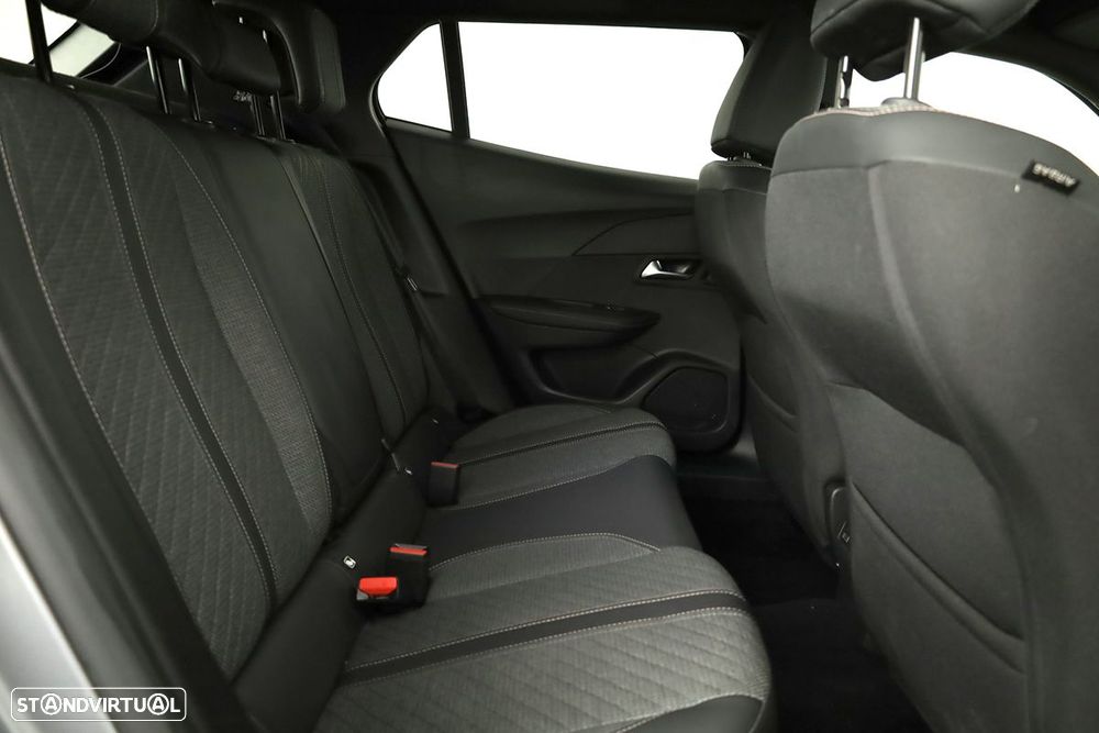 Peugeot 2008 1.2 PureTech Allure - 22