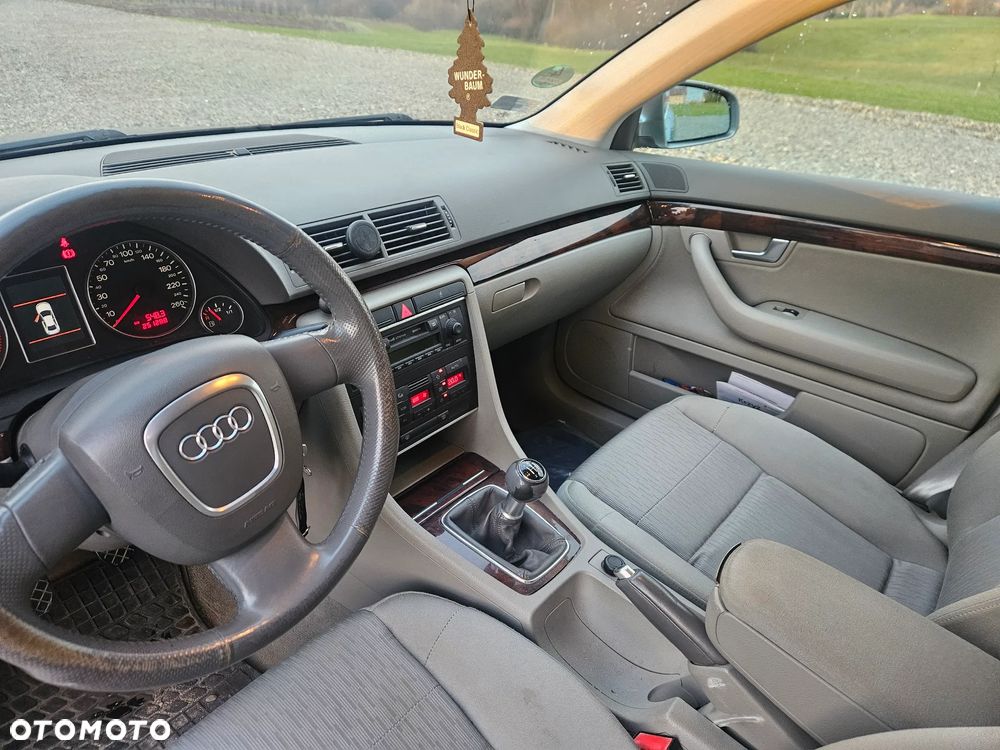 Audi A4 Limousine 2 - 8