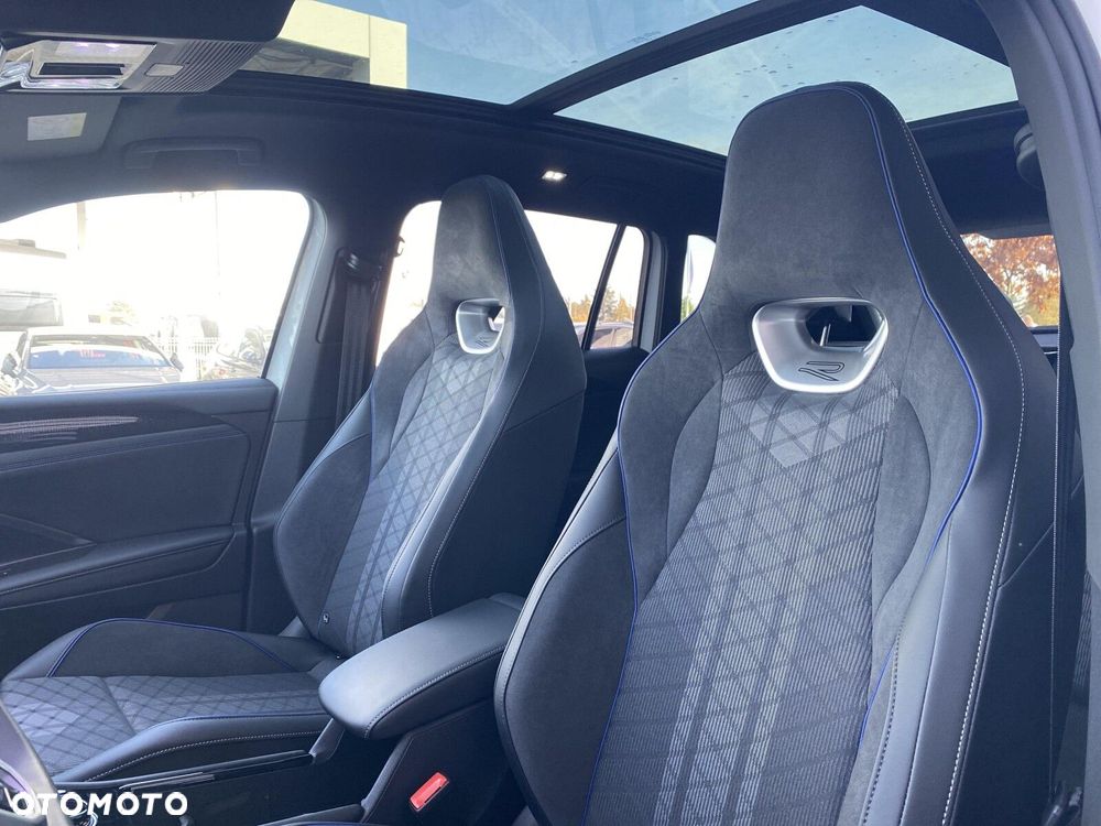 Volkswagen Tiguan - 11