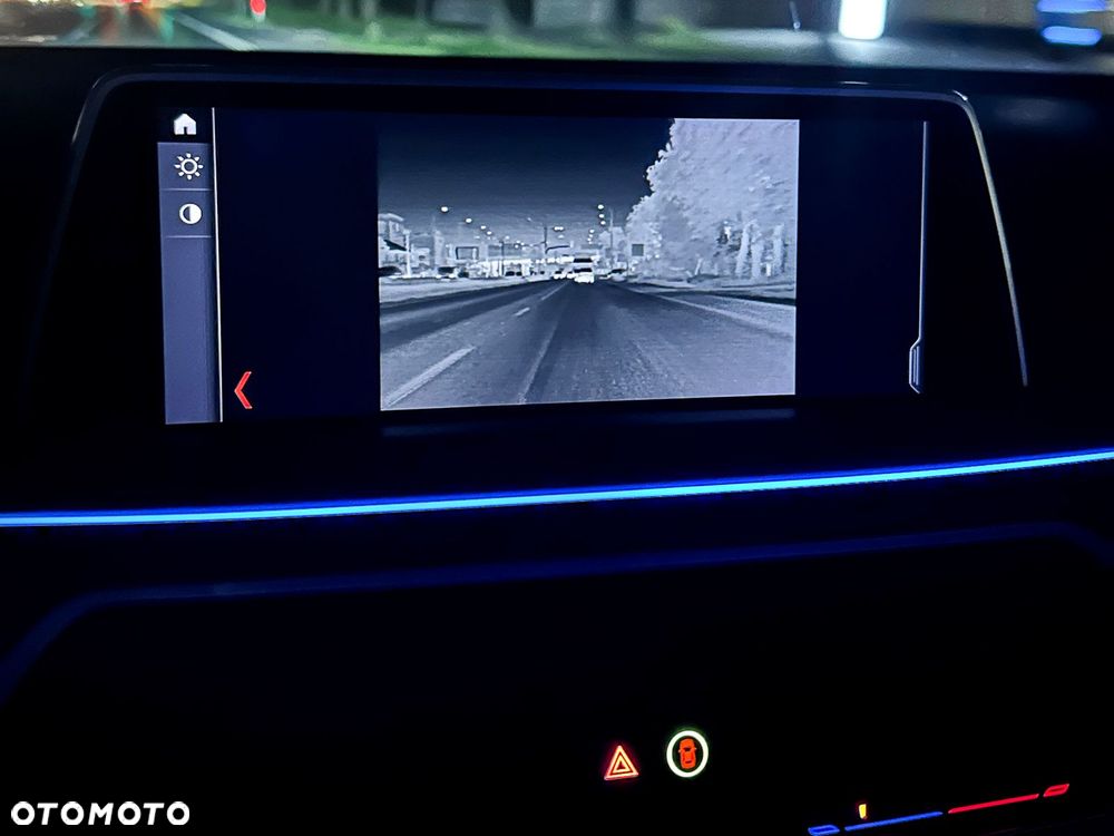 BMW Seria 7 750Li Edition Exclusive - 16