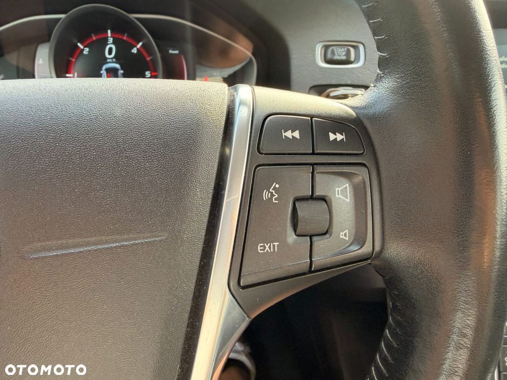 Volvo V60 Cross Country D3 Drive-E Momentum - 18