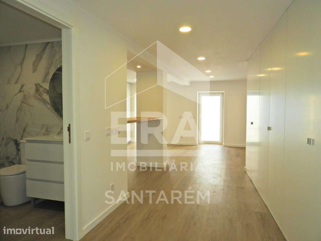 Apart. T2 c/terraço Centro Histórico - Grande imagem: 3/12