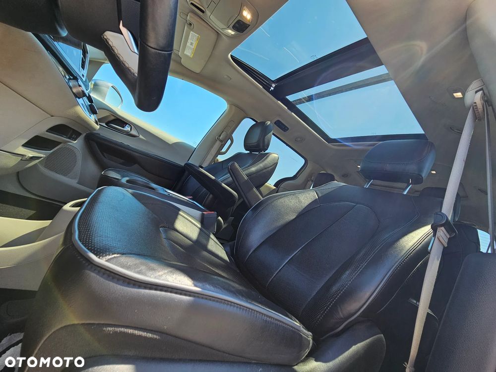 Chrysler Pacifica - 26