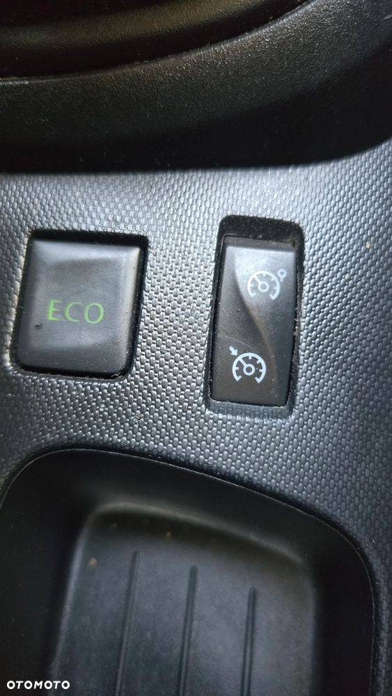 Renault Captur 0.9 Energy TCe Life EU6 - 17