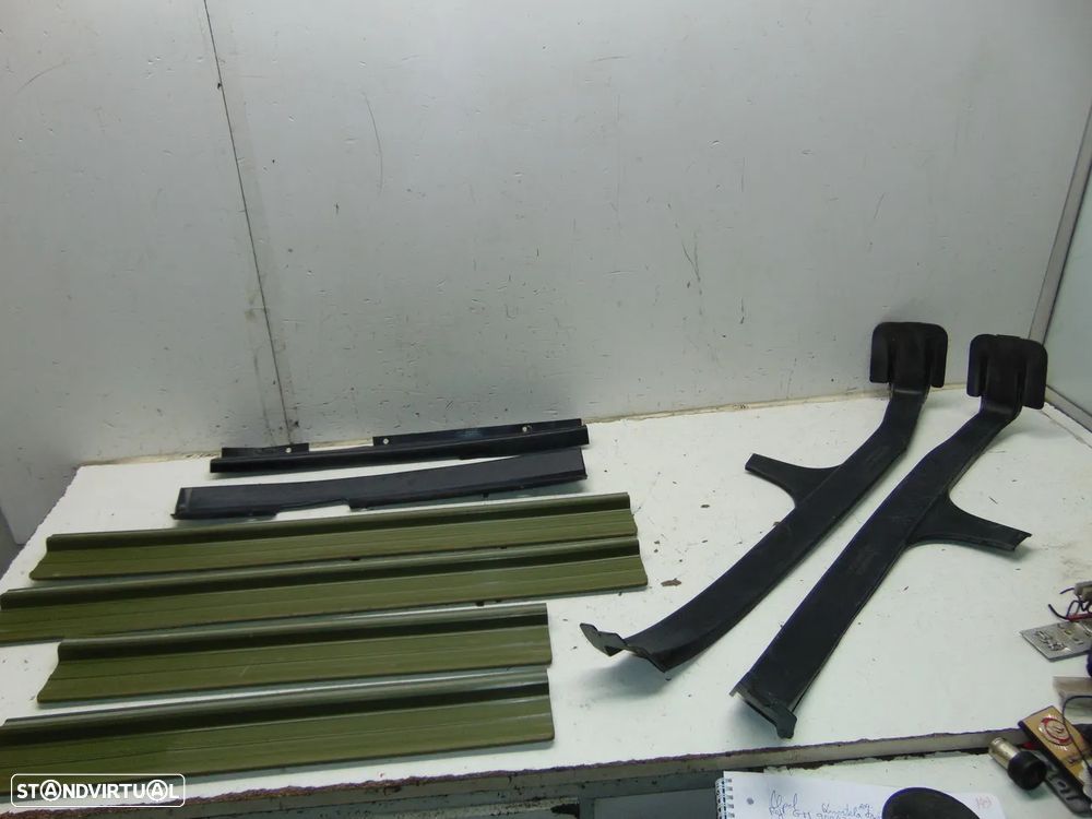 Mercedes W123 touring pousa pés/Resguardos - 1