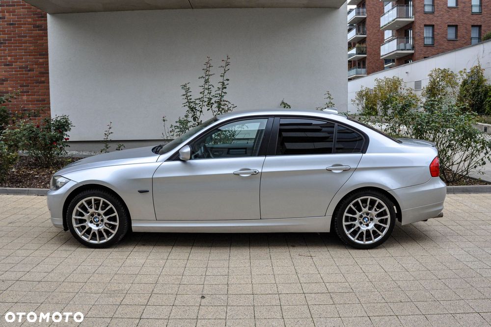 BMW Seria 3 2009 photo 2