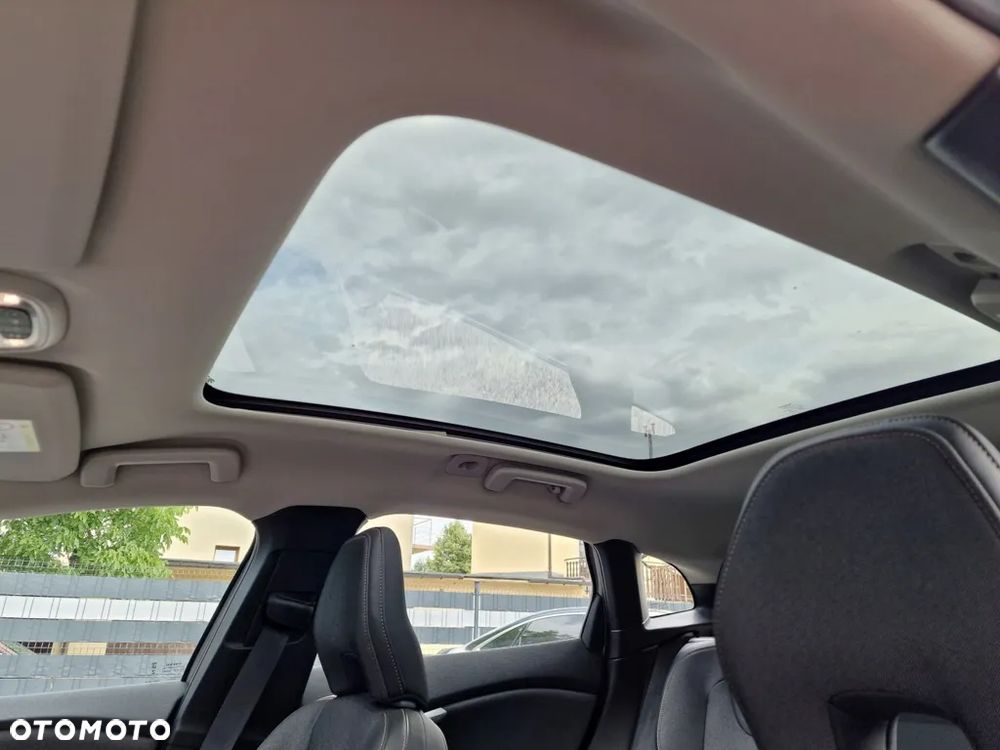 Volvo V40 Cross Country D2 Geartronic Momentum - 4