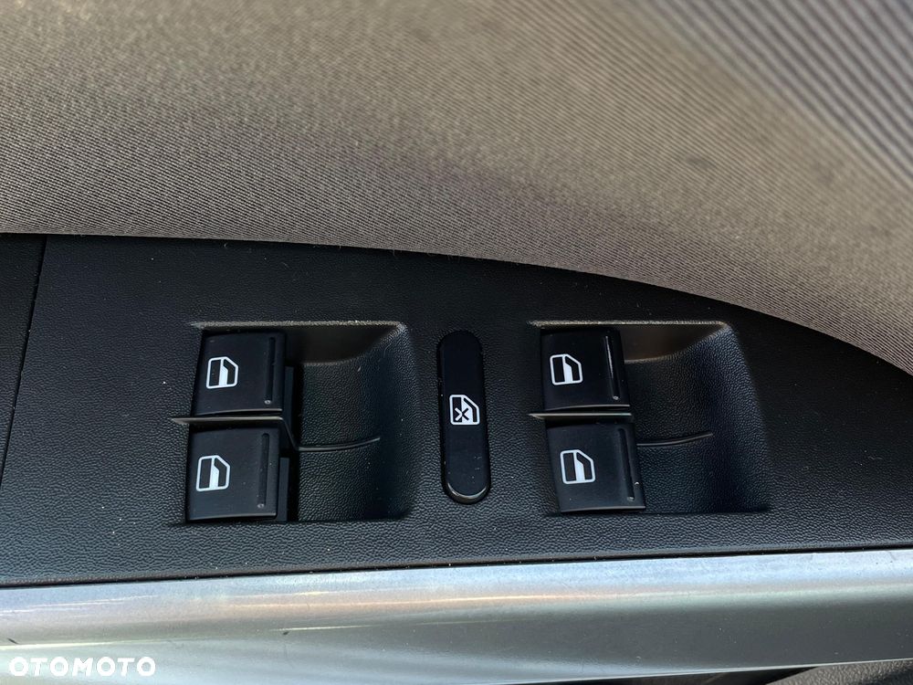 Seat Leon 1.6 TDI DPF Ecomotive Sport - 36