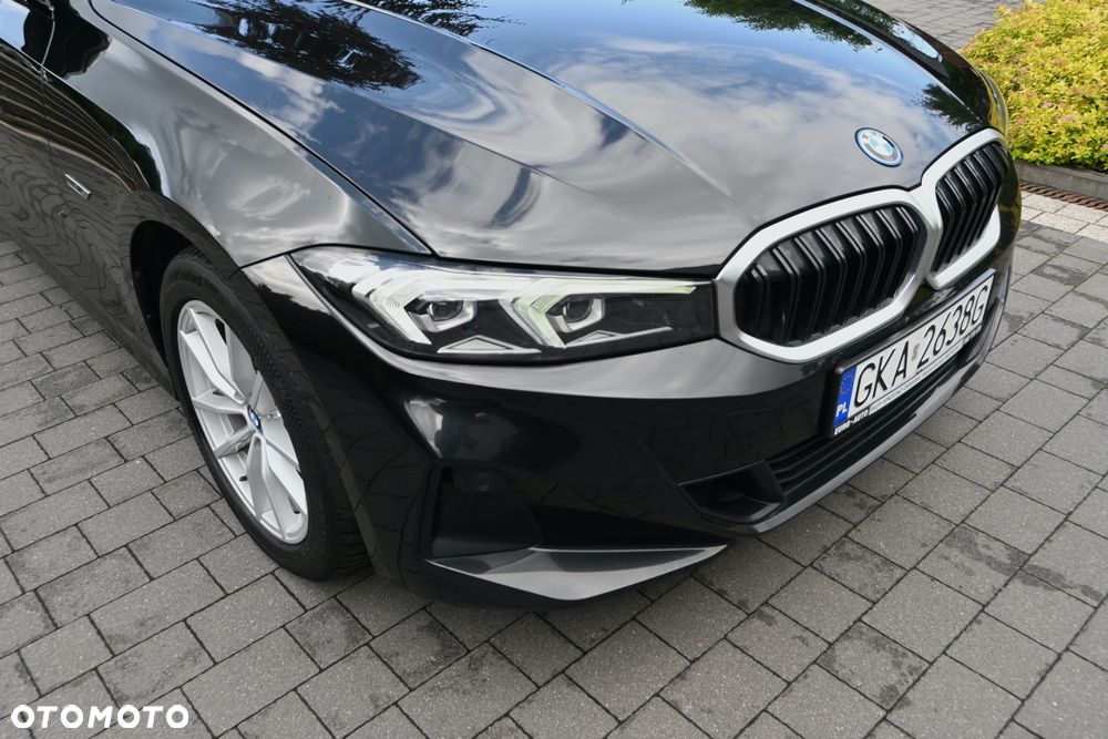 BMW Seria 3 320e Sport Line - 12