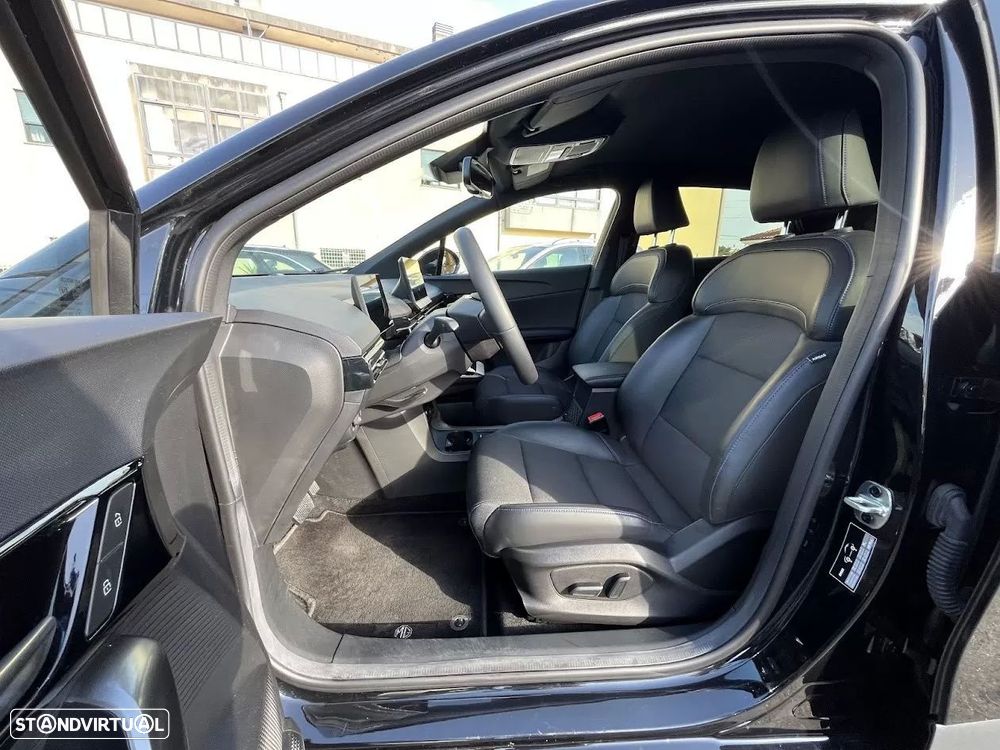 MG MG4 64 kWh Luxury - 26