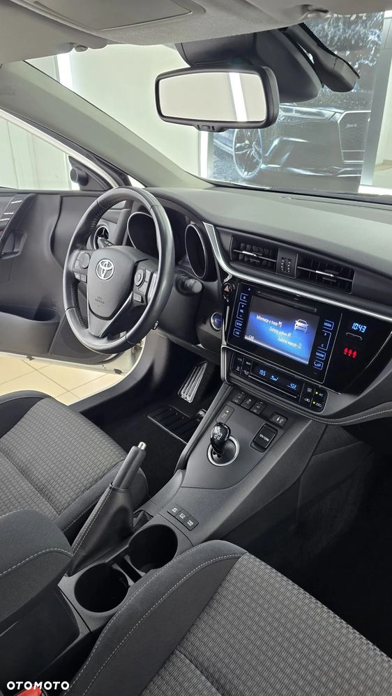 Toyota Auris Hybrid 135 Selection - 6