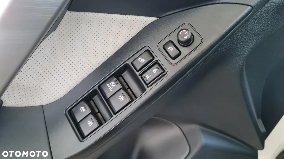 Subaru Forester 2.0 i Platinum Lineartronic - 20