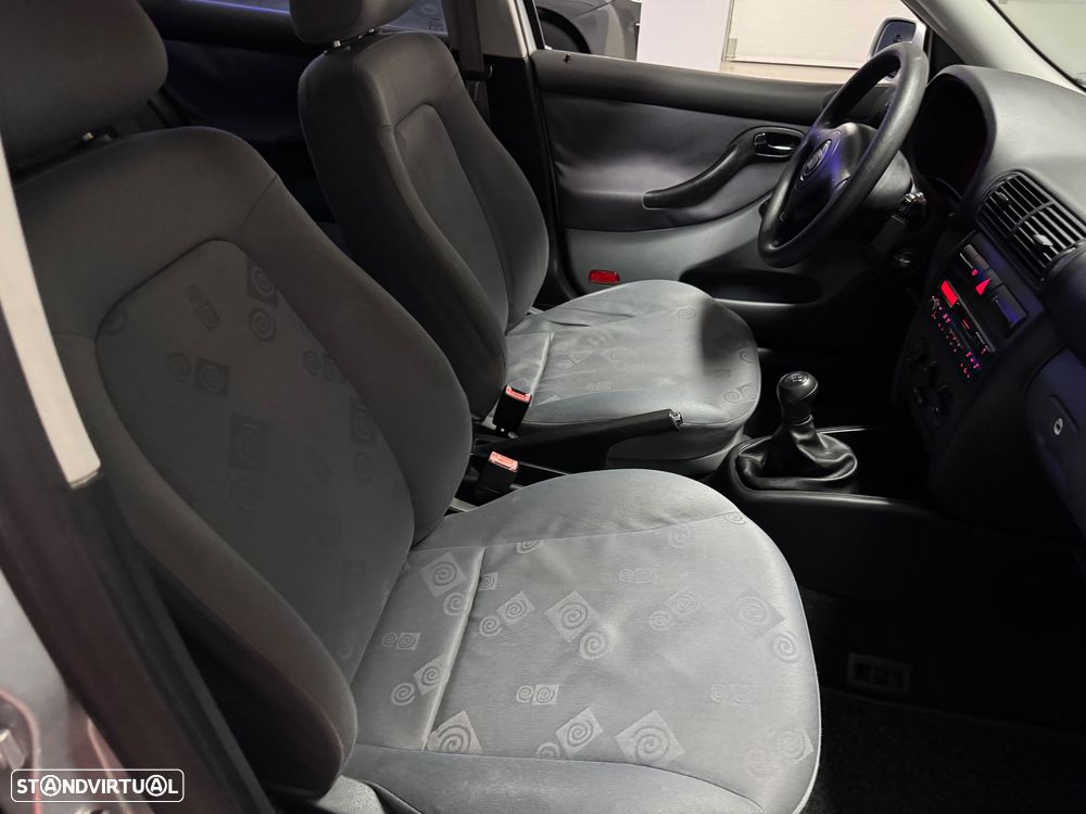 SEAT Leon 1.4 16V Confort JE+AC - 43