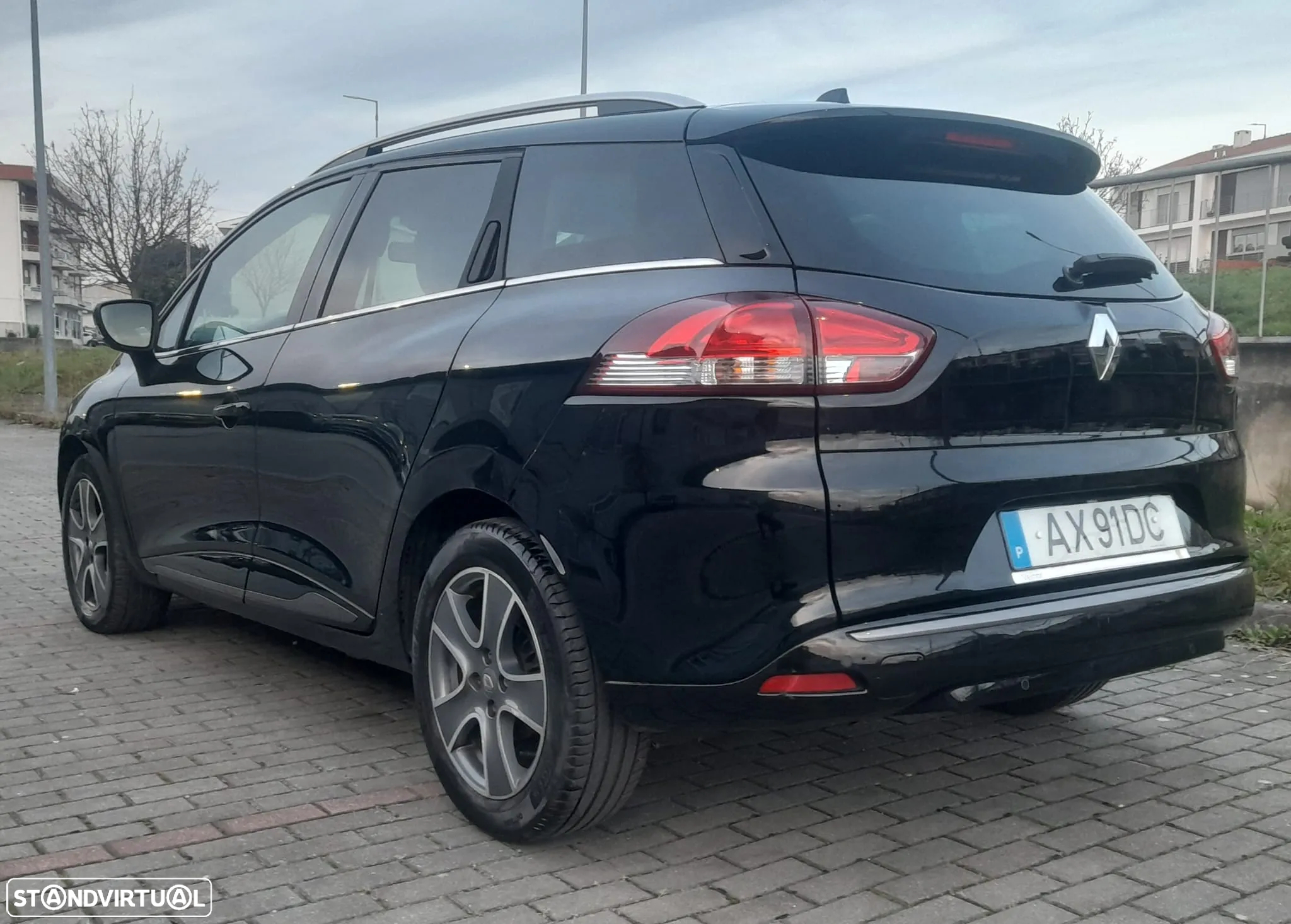 Renault Clio Sport Tourer (Energy) dCi 90 Start & Stop INTENS - 2