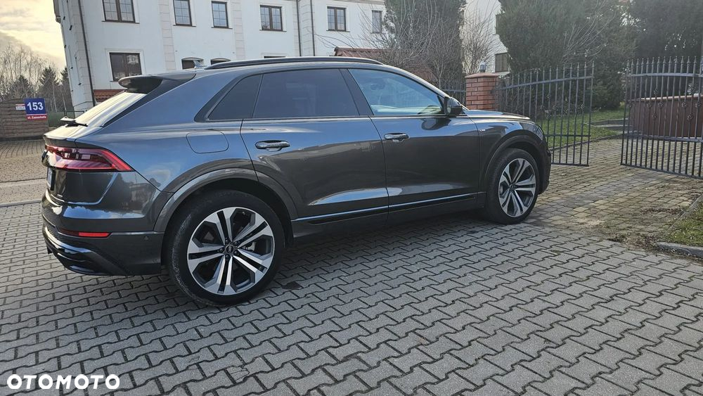 Audi Q8 - 11