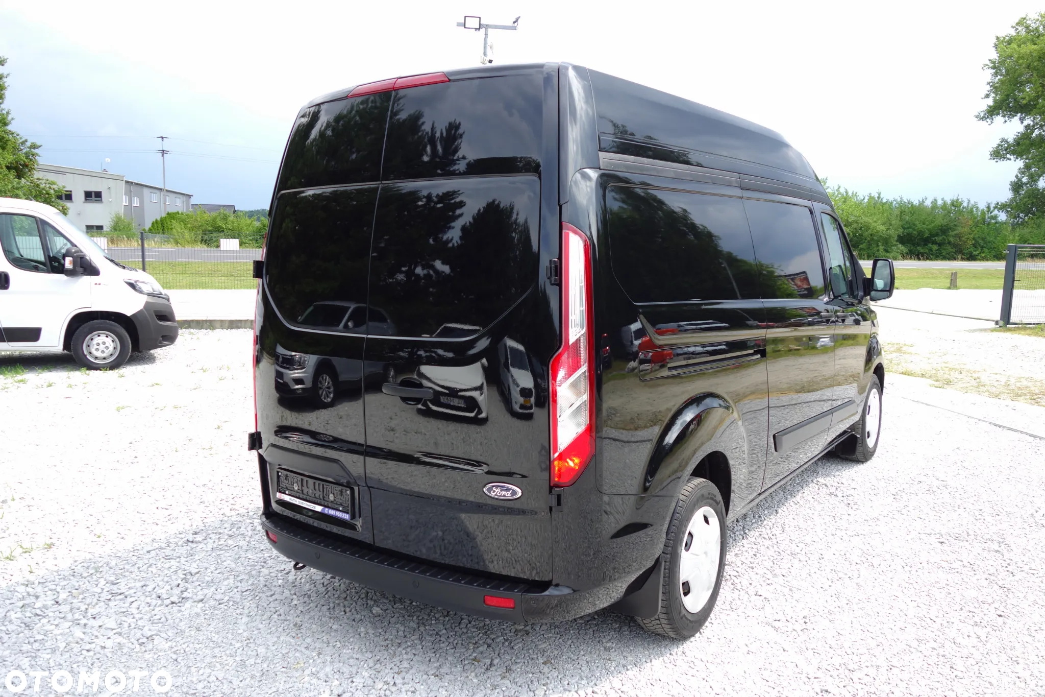 Ford Transit Custom Automat 2.0 Ecoblue 130 KM L2H2 Klima Webasto 2 x Drzwi Boczne - 3