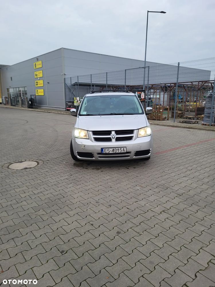 Dodge Grand Caravan - 5