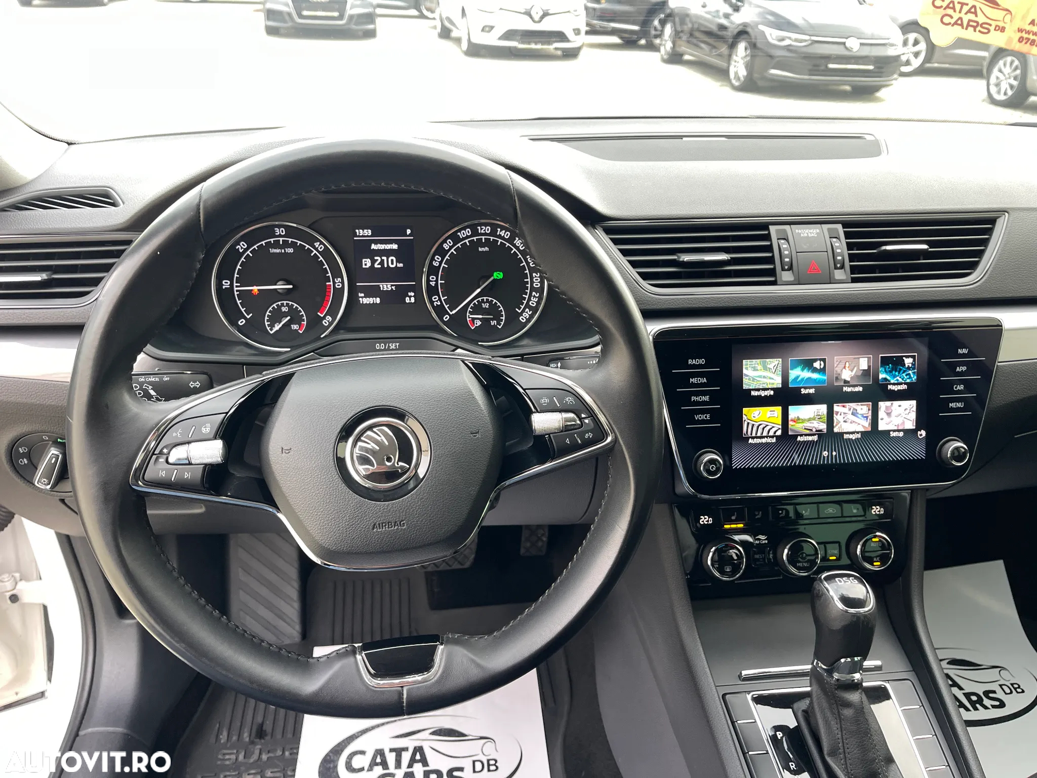 Skoda Superb 2.0 TDI DSG Ambition - 37