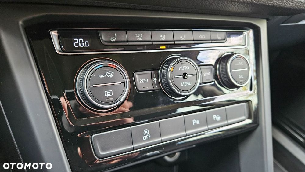 Volkswagen Touran 2.0 TDI SCR DSG IQ.DRIVE - 28