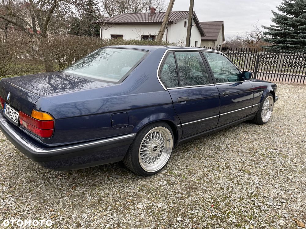 BMW Seria 7 735i - 6