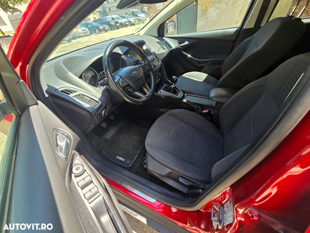 Ford Focus 1.5 EcoBoost Start-Stopp-System TITANIUM - 6