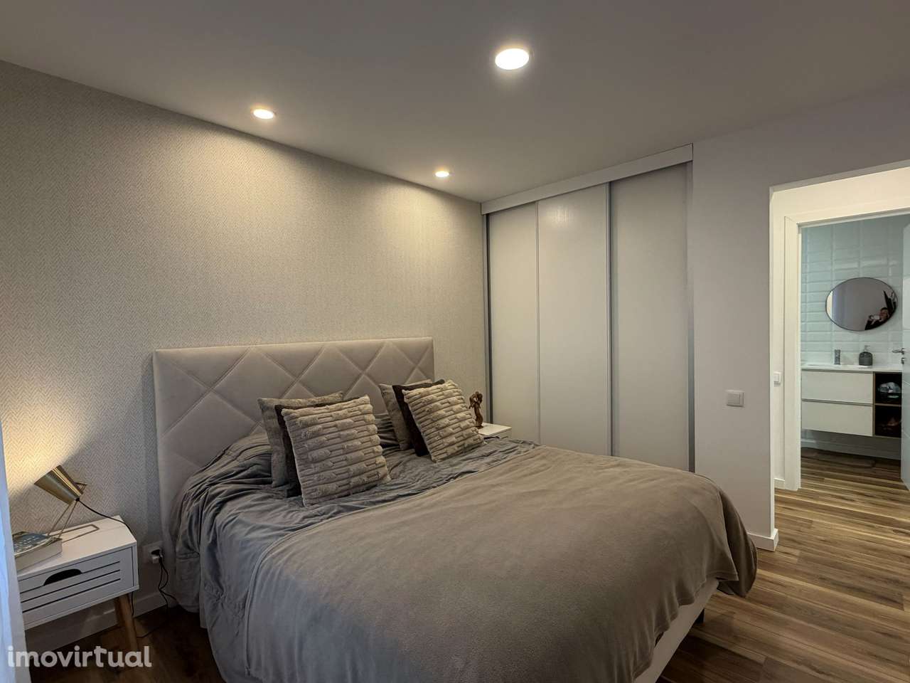 T3 totalmente remodelado, a 2.6km da Praia de São Pedro do Estoril - Grande imagem: 3/18