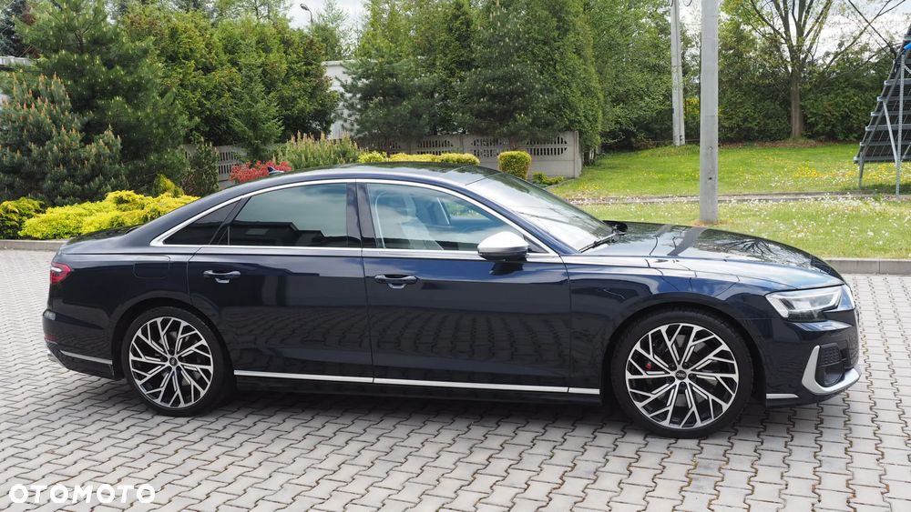 Audi S8 - 6