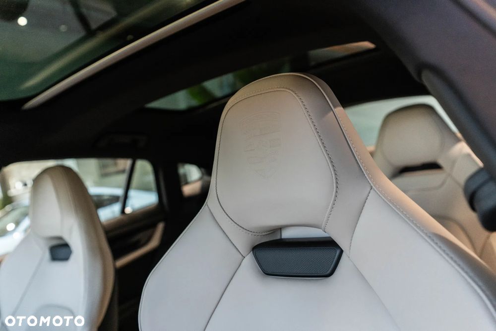 Porsche Panamera 4S E-Hybrid PHEV - 11