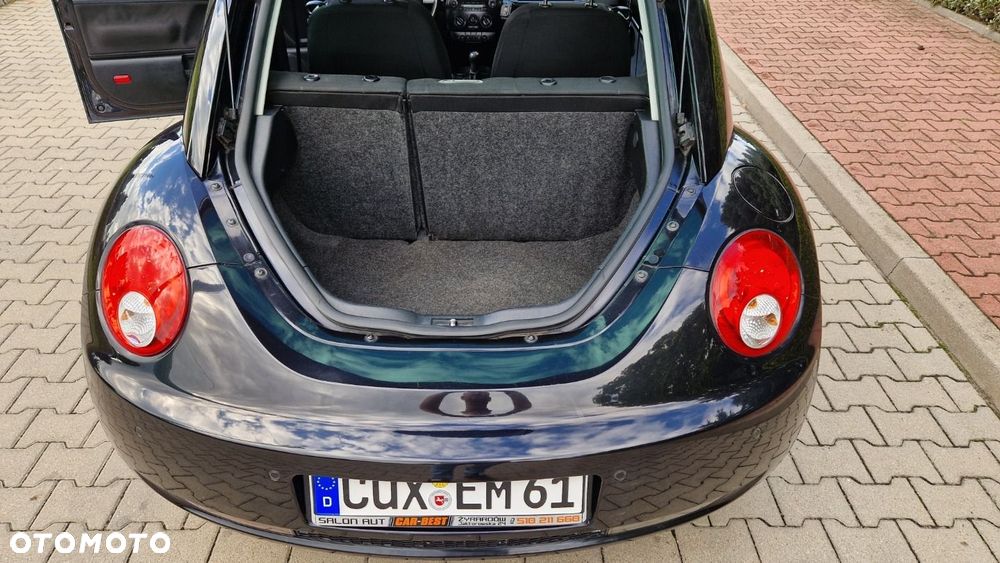 Volkswagen New Beetle - 12