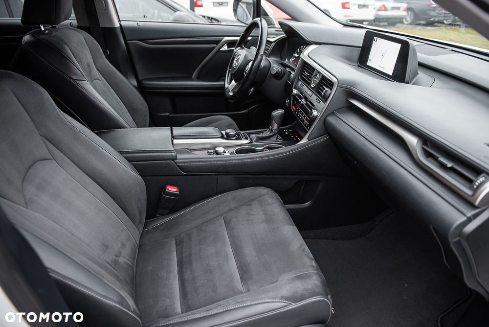 Lexus RX 200t - 31