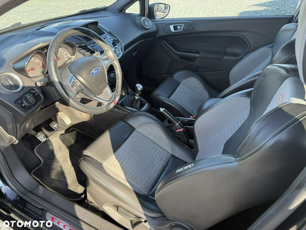 Ford Fiesta ST - 9