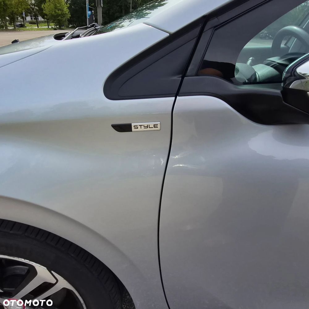 Peugeot 208 2015 photo 5