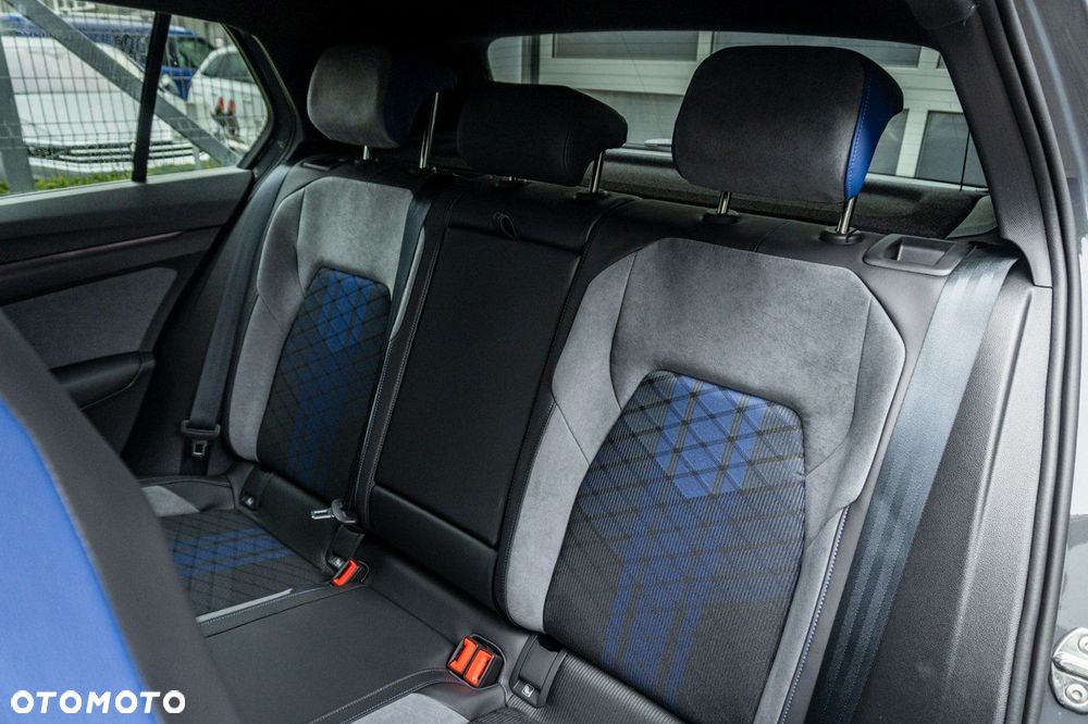 Volkswagen Golf - 20