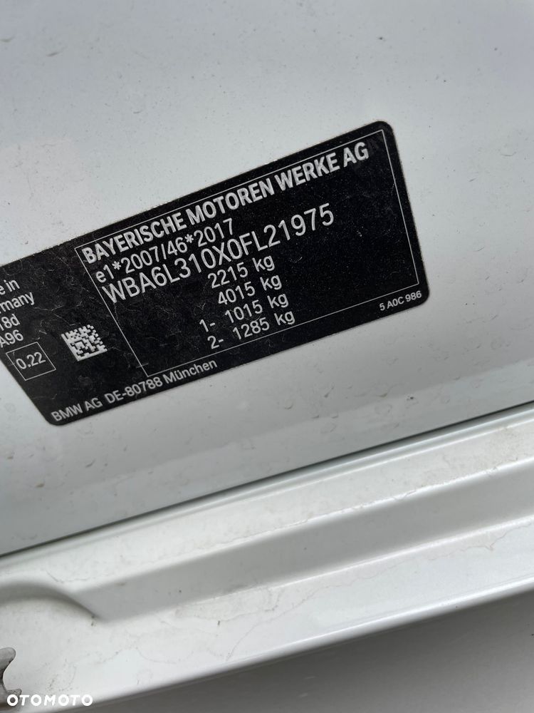 BMW Seria 3 318d Sport Line - 8