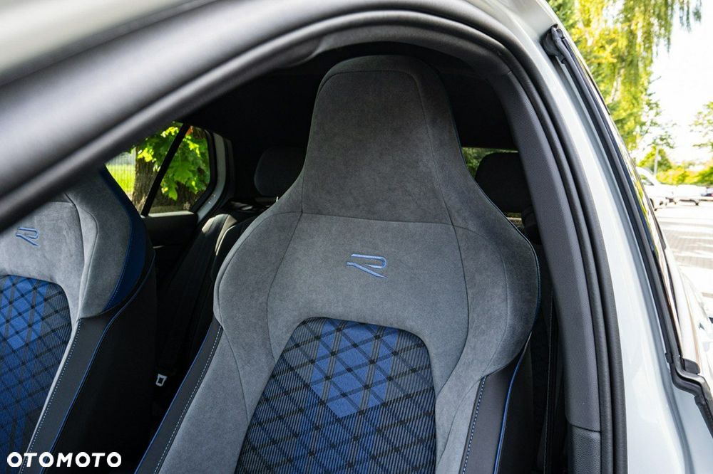 Volkswagen Golf - 30