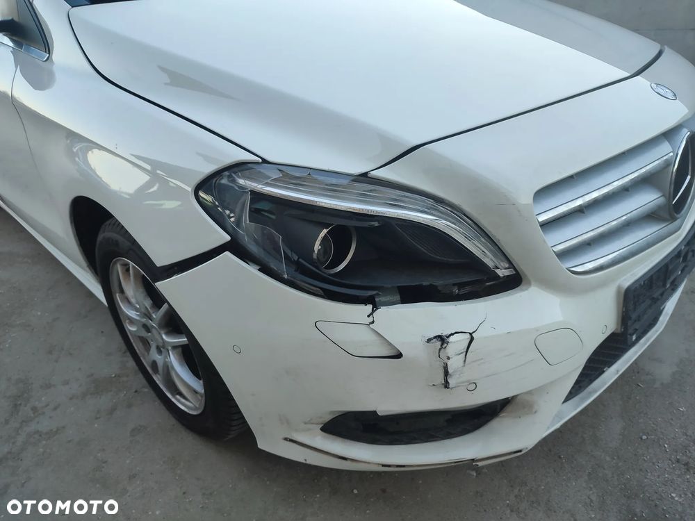 Mercedes-Benz Klasa B 180 d BlueEFFICIENCY Edition Style - 6