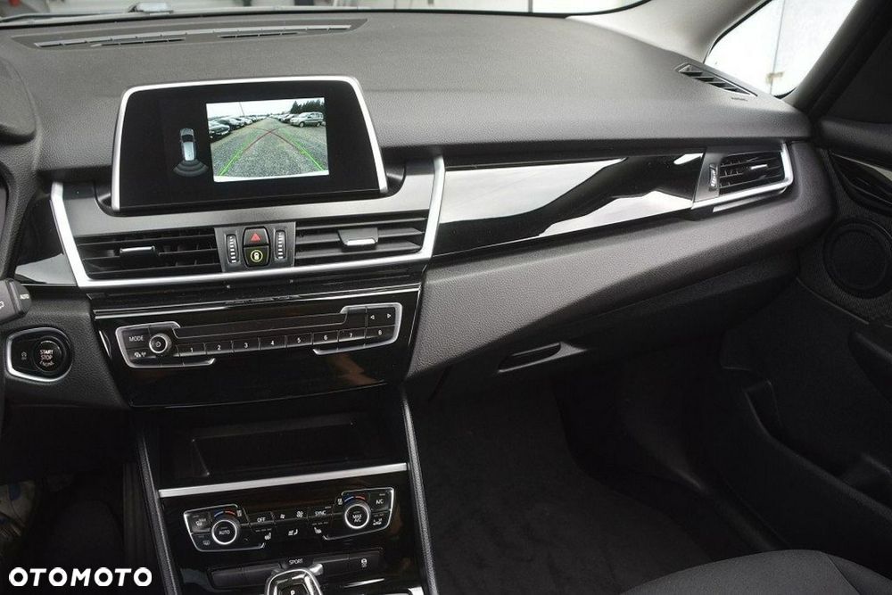 BMW Seria 2 218d Sport Line - 24