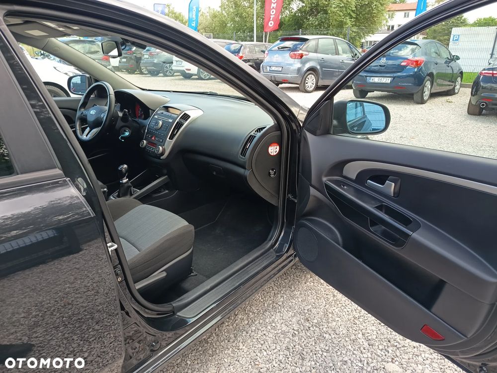 Kia Ceed 1.4 L Euro2012 - 31