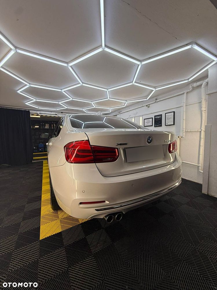 BMW Seria 3 330i Luxury Line - 1