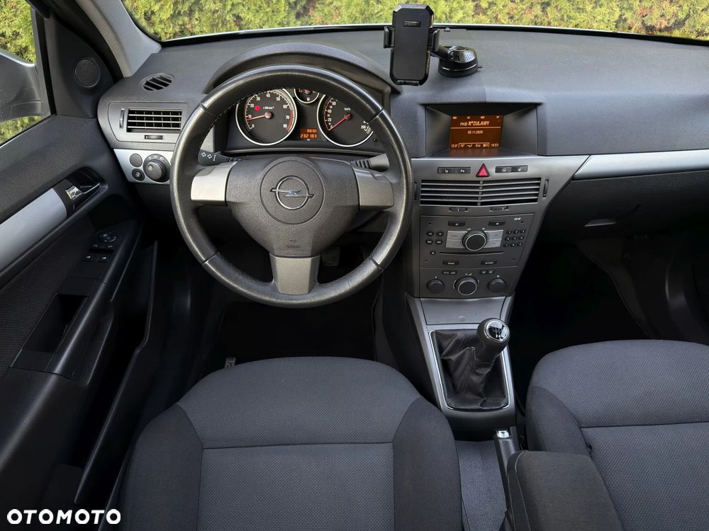 Opel Astra 1.6 Caravan Enjoy - 19