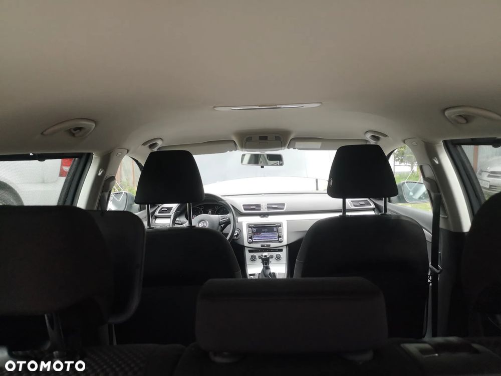 Volkswagen Passat 1.6 TDI BlueMotion - 24