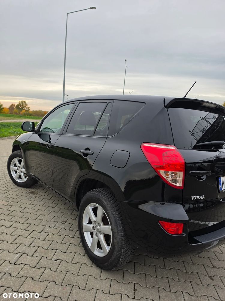 Toyota RAV4 2.0 4x4 Travel - 11