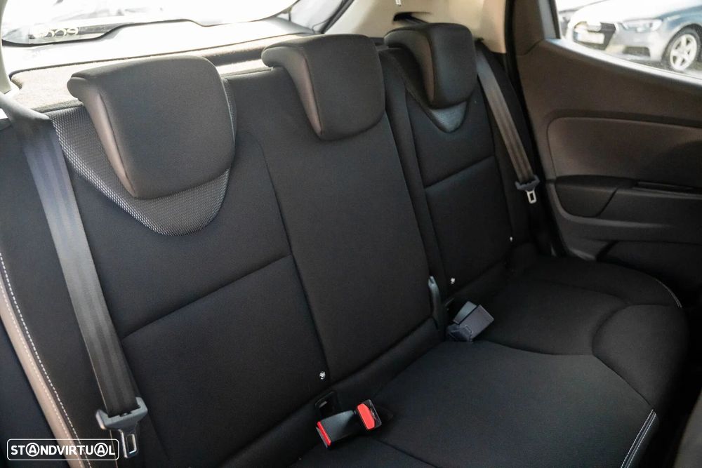 Renault Clio - 9