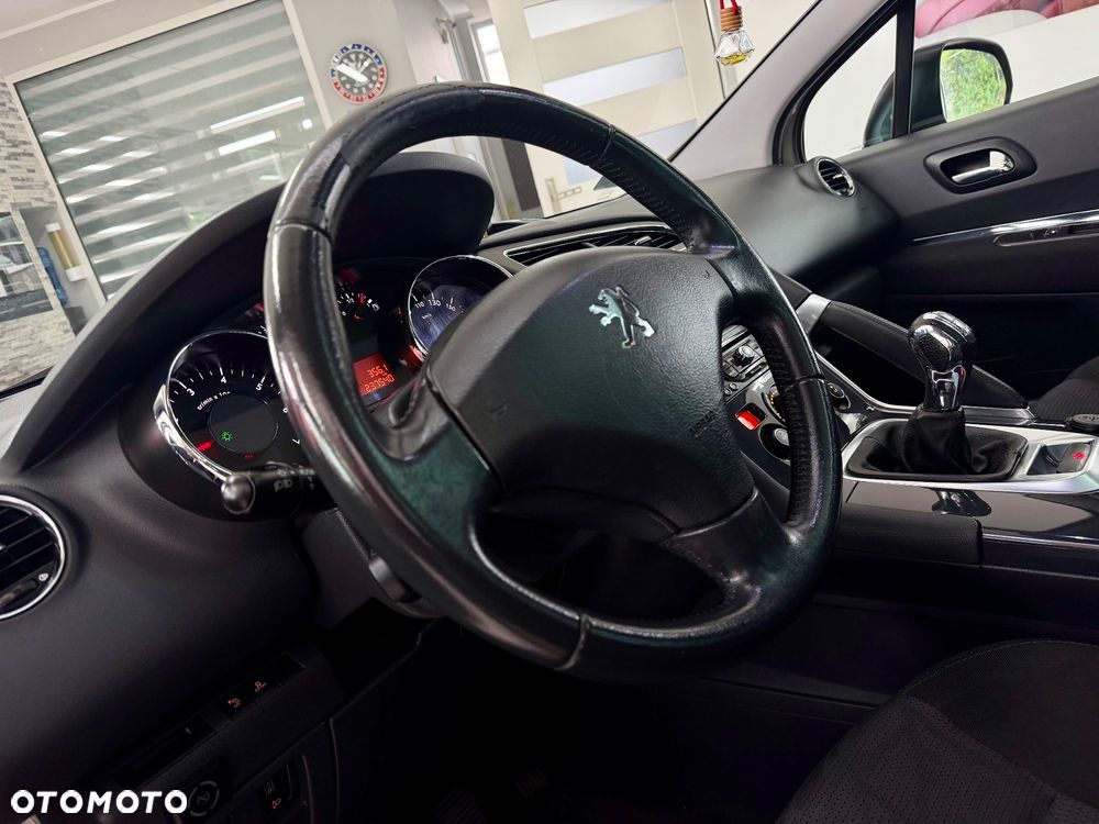 Peugeot 3008 1.6 Premium - 16