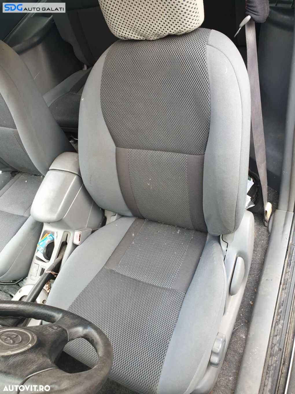 Scaun Sofer Stanga Fata Textil Fara Incalzire Toyota RAV 4 XA20 2 Usi Coupe 2000 - 2006 - 1