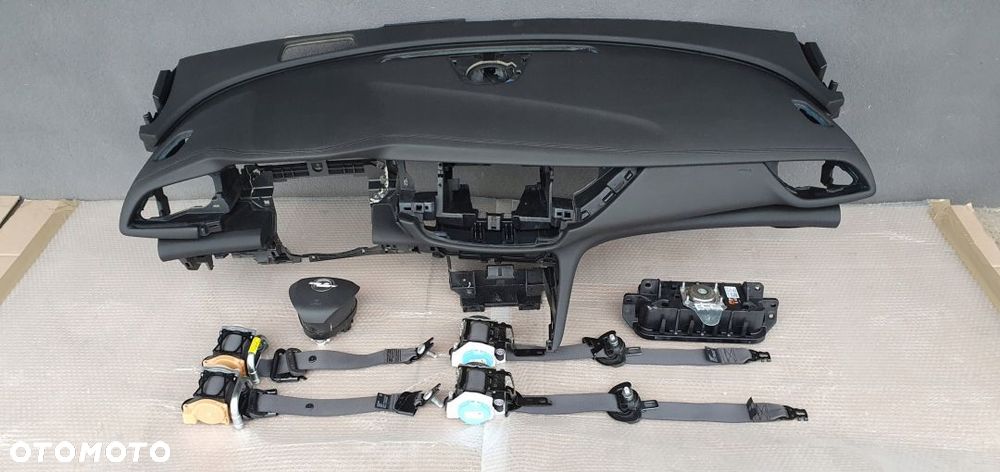Opel Insignia B deska kokpit konsola airbag pasy - 1