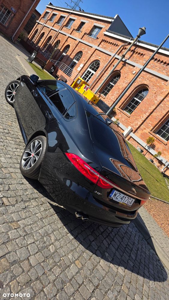 Jaguar XF 2.0 i4D R-Sport - 7