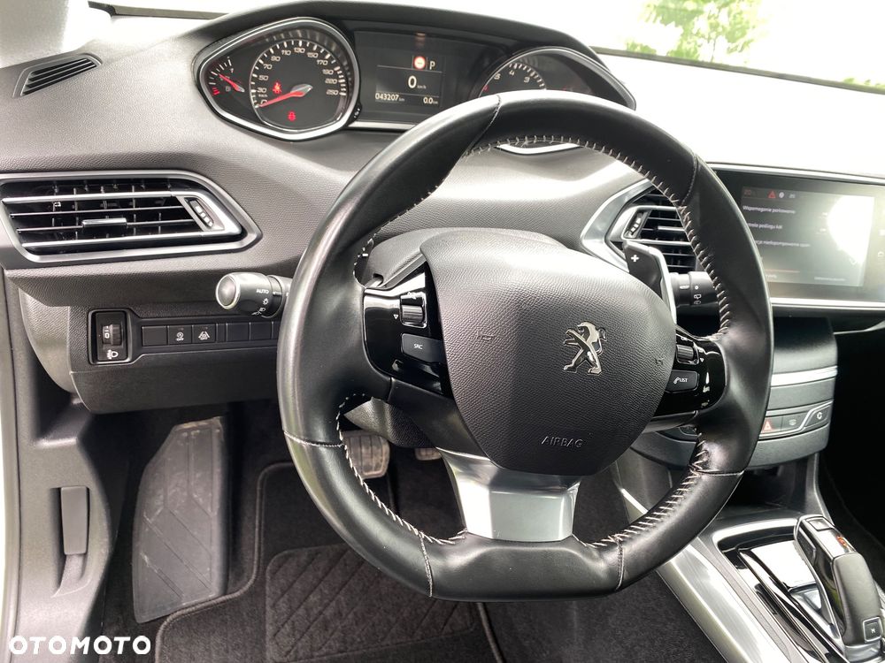 Peugeot 308 1.2 PureTech GPF GT S&S EAT8 - 12